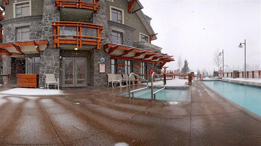 Pan Pacific Whistler Village Centre Bagian luar foto